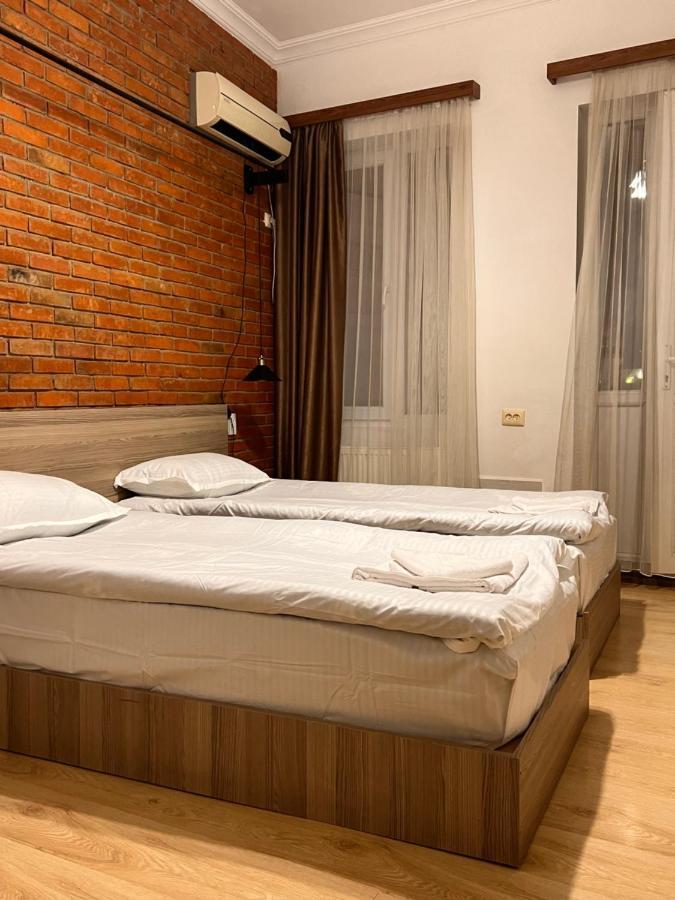 Tbil Inn Hotel Тбилиси Екстериор снимка