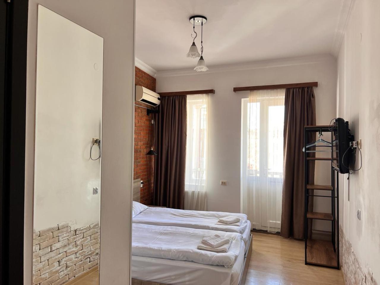 Tbil Inn Hotel Тбилиси Екстериор снимка