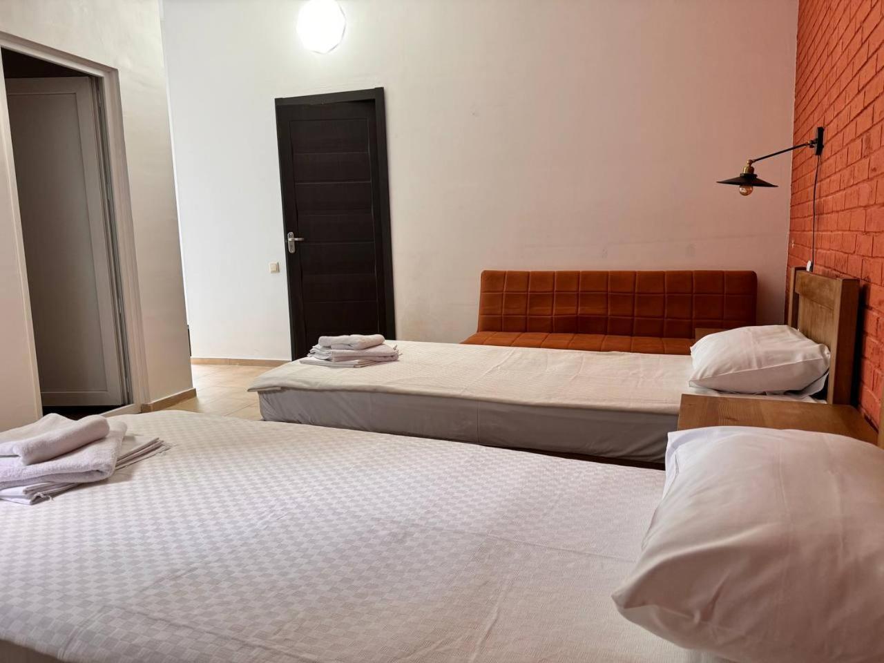 Tbil Inn Hotel Тбилиси Екстериор снимка