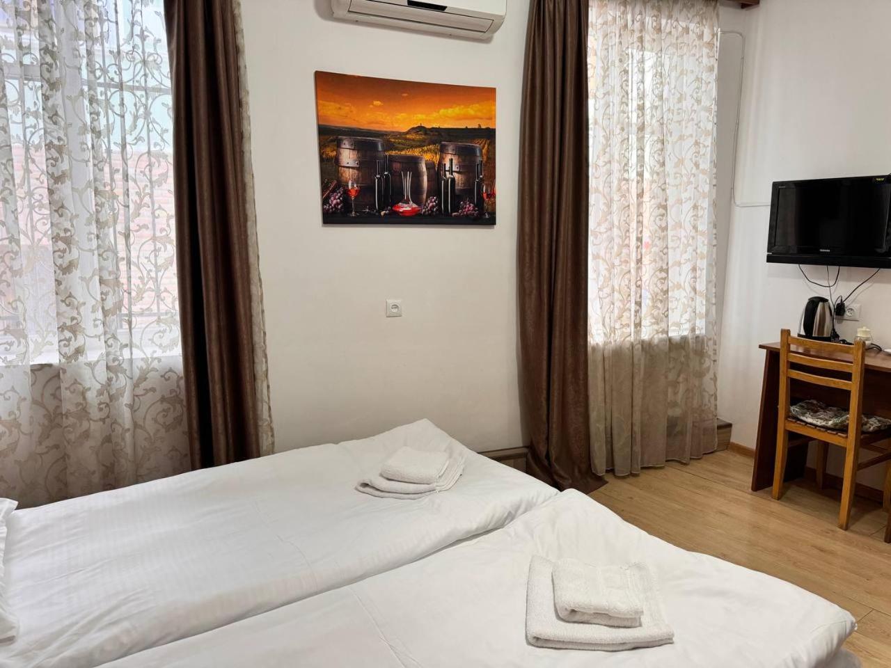 Tbil Inn Hotel Тбилиси Екстериор снимка