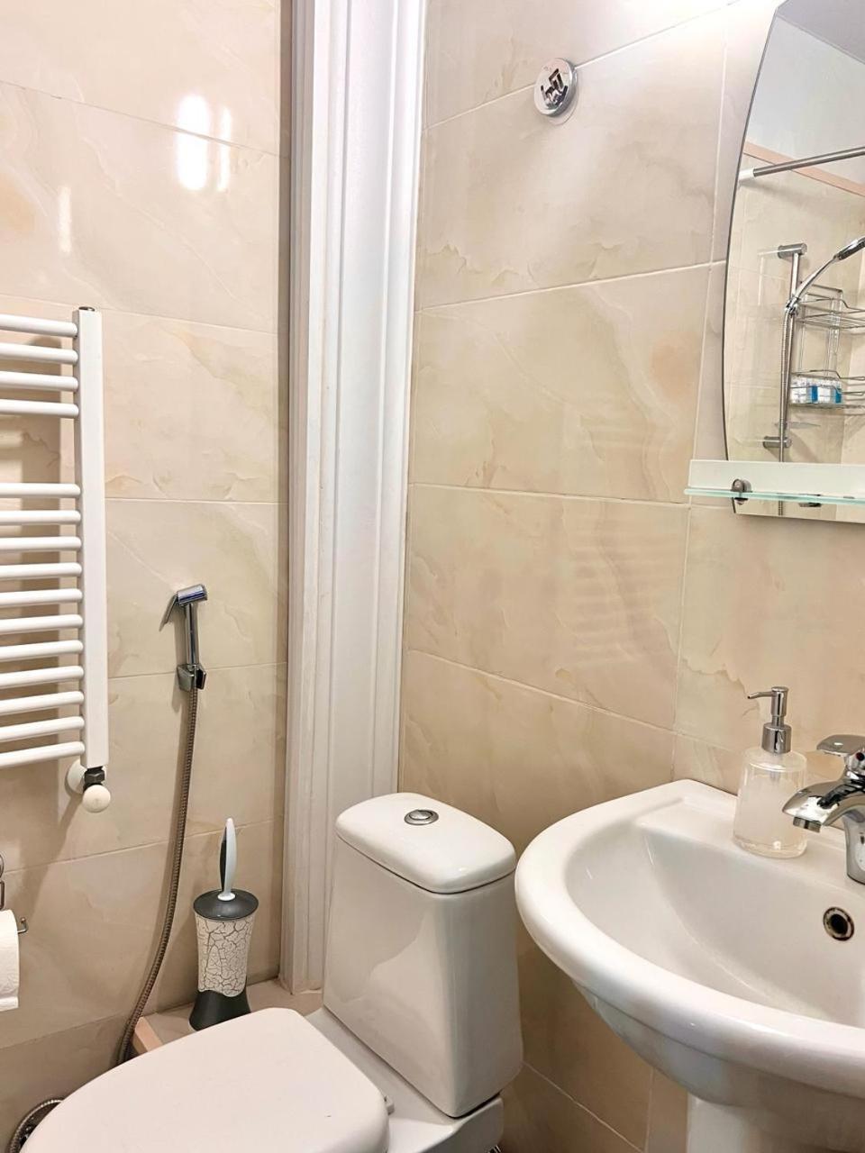 Tbil Inn Hotel Тбилиси Екстериор снимка